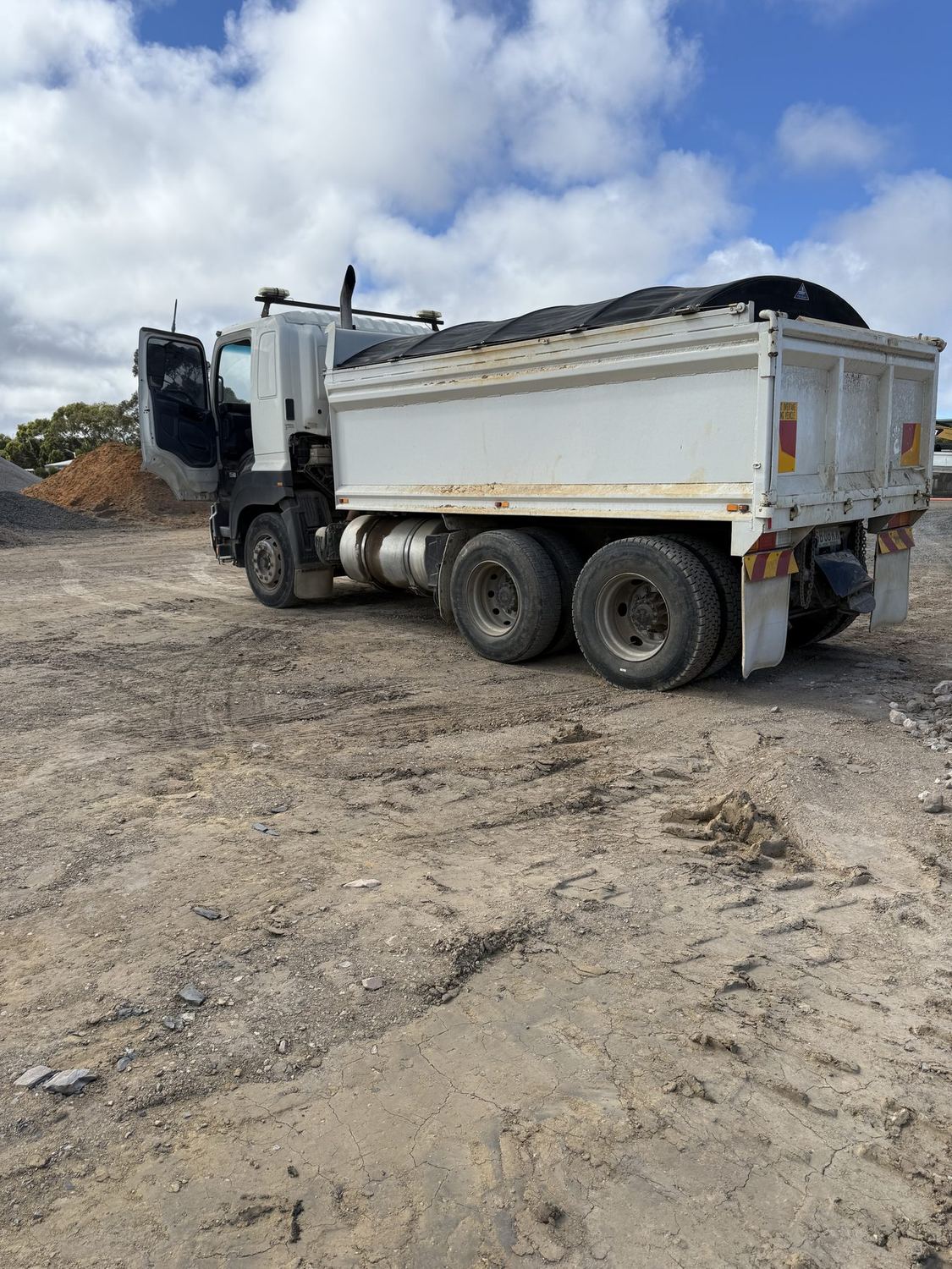 Hino 700 tipper truck